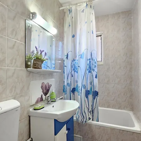 To The Nerversea Beach! Lägenhet